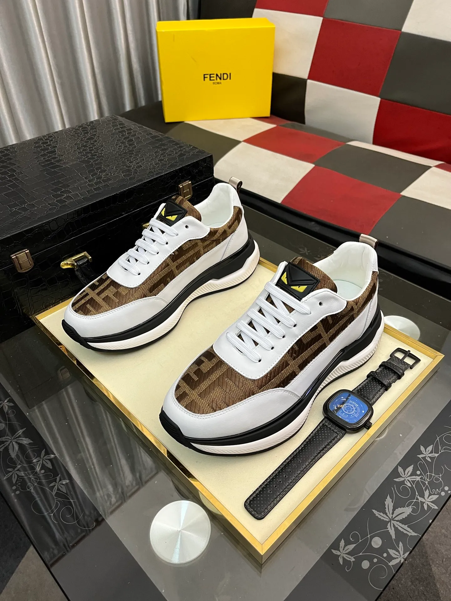 Men's Men's Shoes💰458⌚️⌚️[FENDI] Fendi's classic and comfortable men's, this complex sneaker is made of soft calfskin➕genuine leather lining➕original ultra-light rubber material with rough outsole. This unique light style is suitable for the casual and refined sensibility of this season. It is comfortable and natural on the feet. It is an everyday style for casual travel in autumn and winter! 38−444️⃣colors available